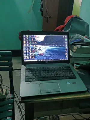 HP core i3 5gen 4gb