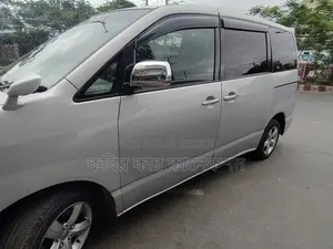 Toyota Noah X 2002