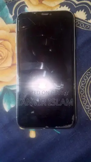 Apple iPhone 11 . (Used)