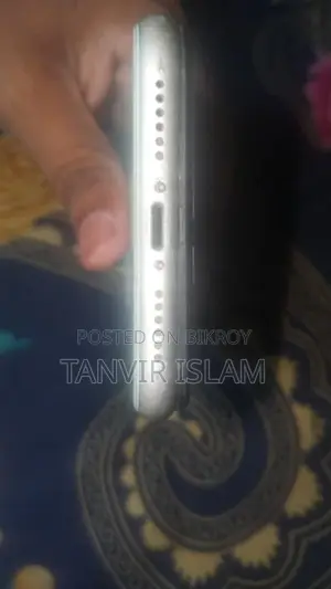 Apple iPhone 11 . (Used)