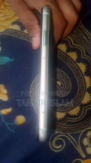 Apple iPhone 11 . (Used)