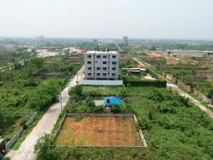 সেক্টর ২৩-এ ৭৫ ফুট রাস্তার পাশে ৩ কাঠার প্লট