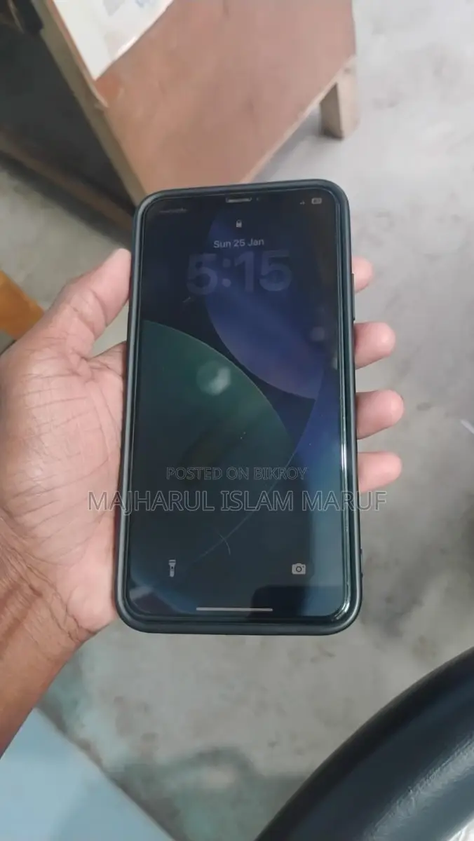 Apple iPhone 11 (Used)