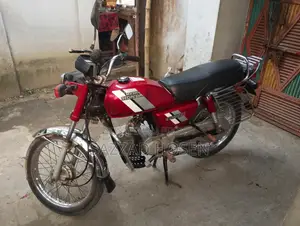 Honda 1999 Red