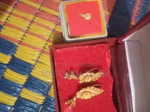 ২২ ক্যারেট কানের দুল