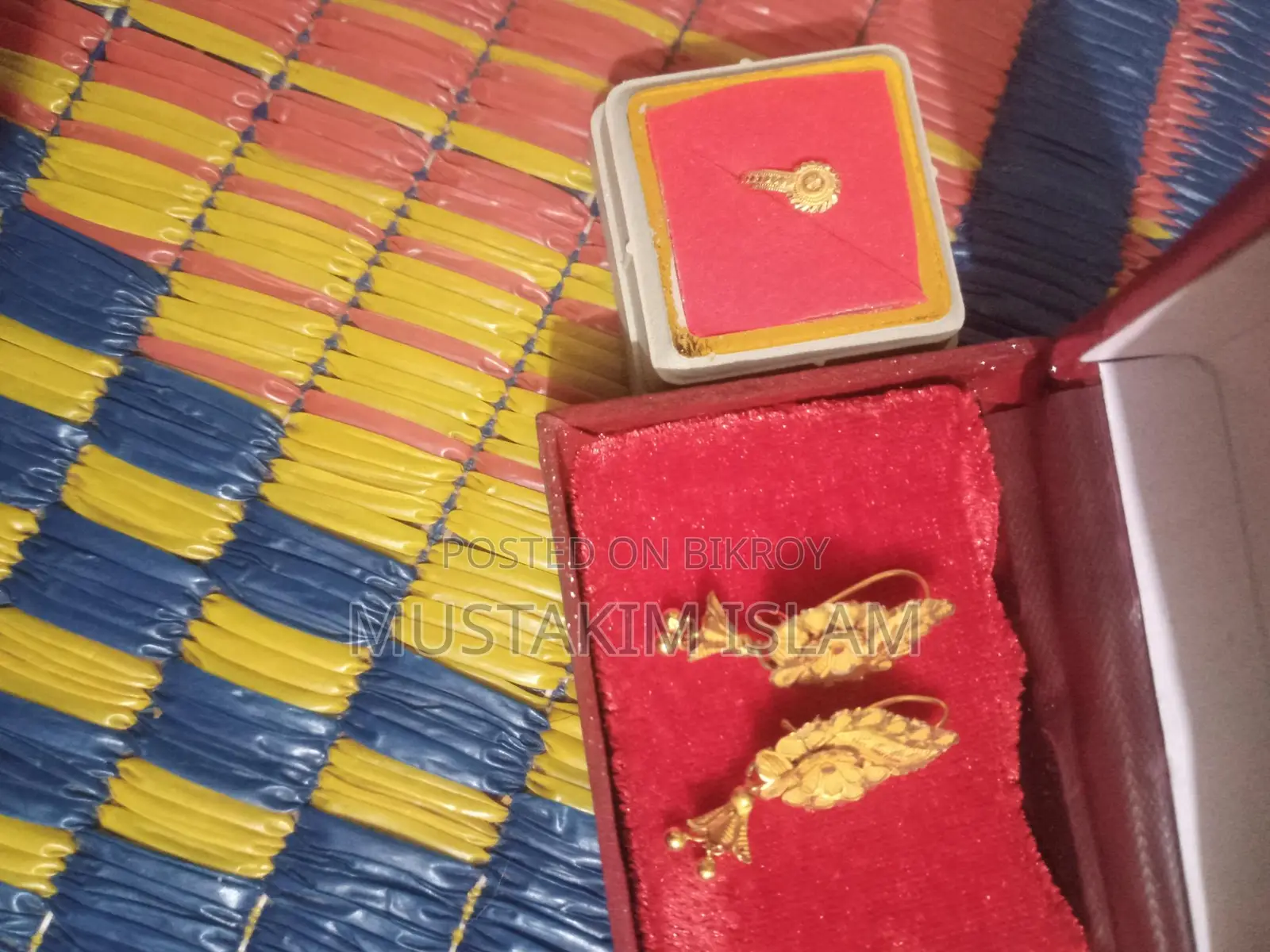 ২২ ক্যারেট কানের দুল