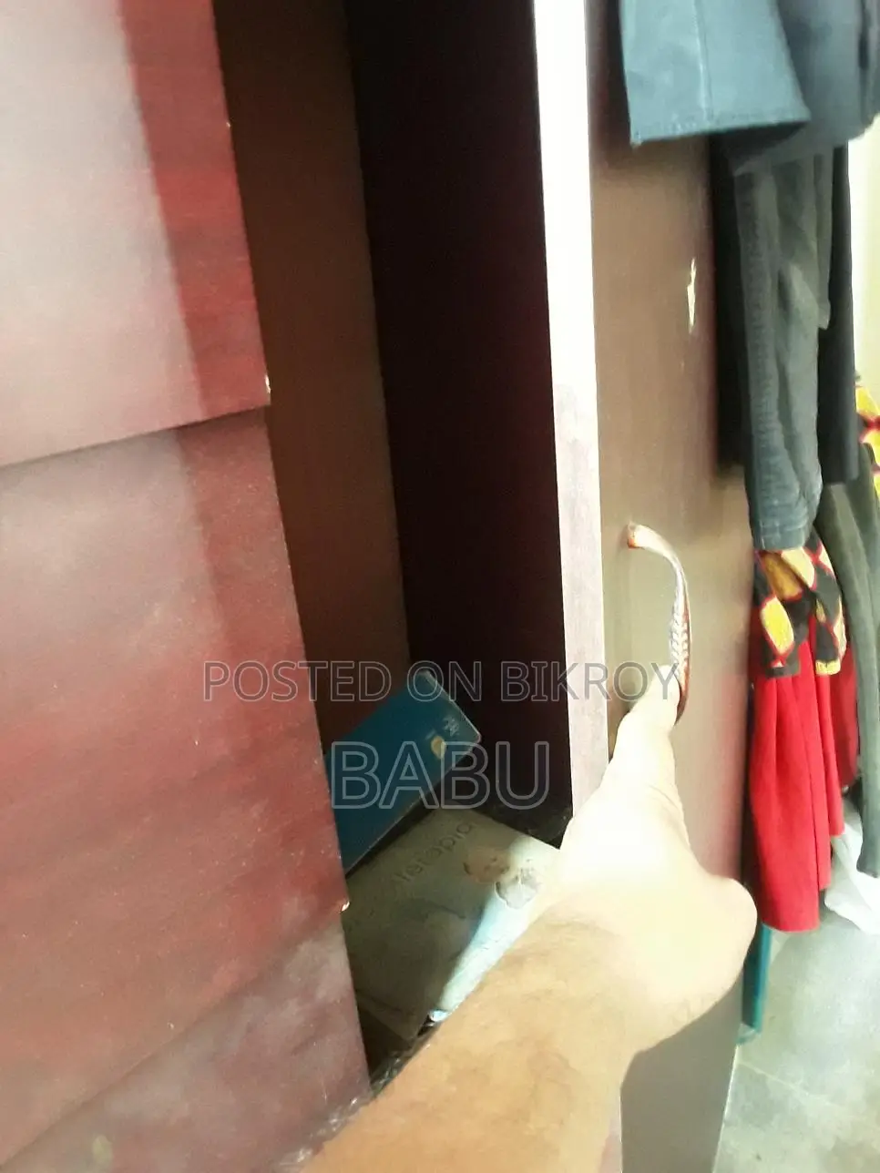 ওয়ার্ড্রব বিক্রয় হবে