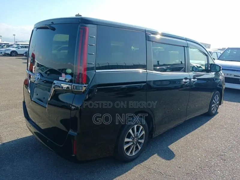 Toyota Esquire GI Premium 2020