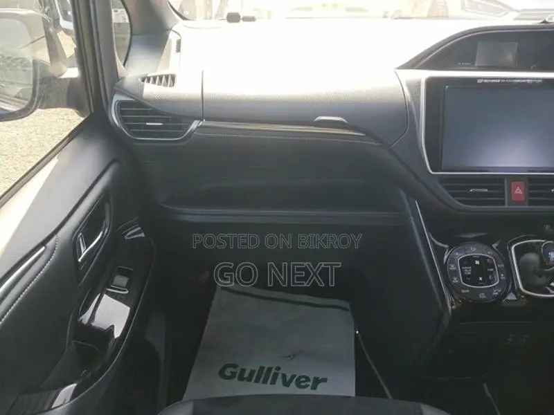Toyota Esquire GI Premium 2020