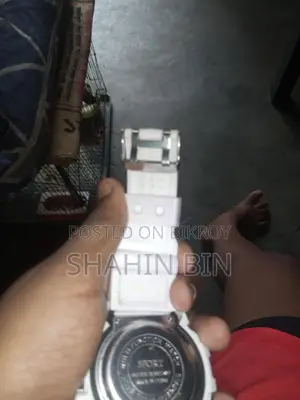 এই ঘড়িটি বিক্রয় করা হবে