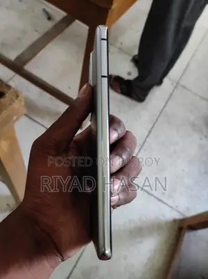 Samsung Galaxy S21 Ultra . (ব্যবহৃত)