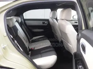 Honda Vezel (e:HEV) play 2021