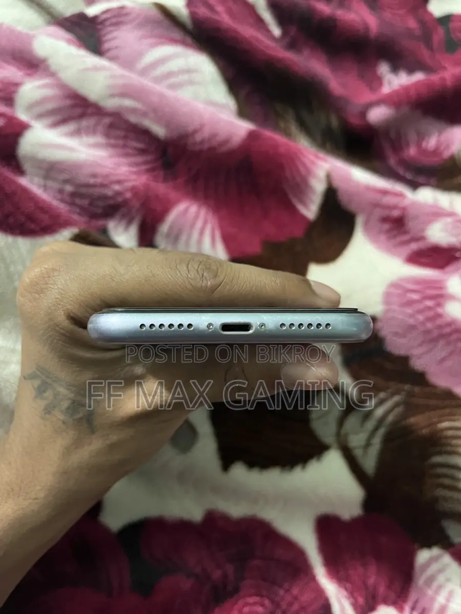 Apple iPhone 11 (Used)