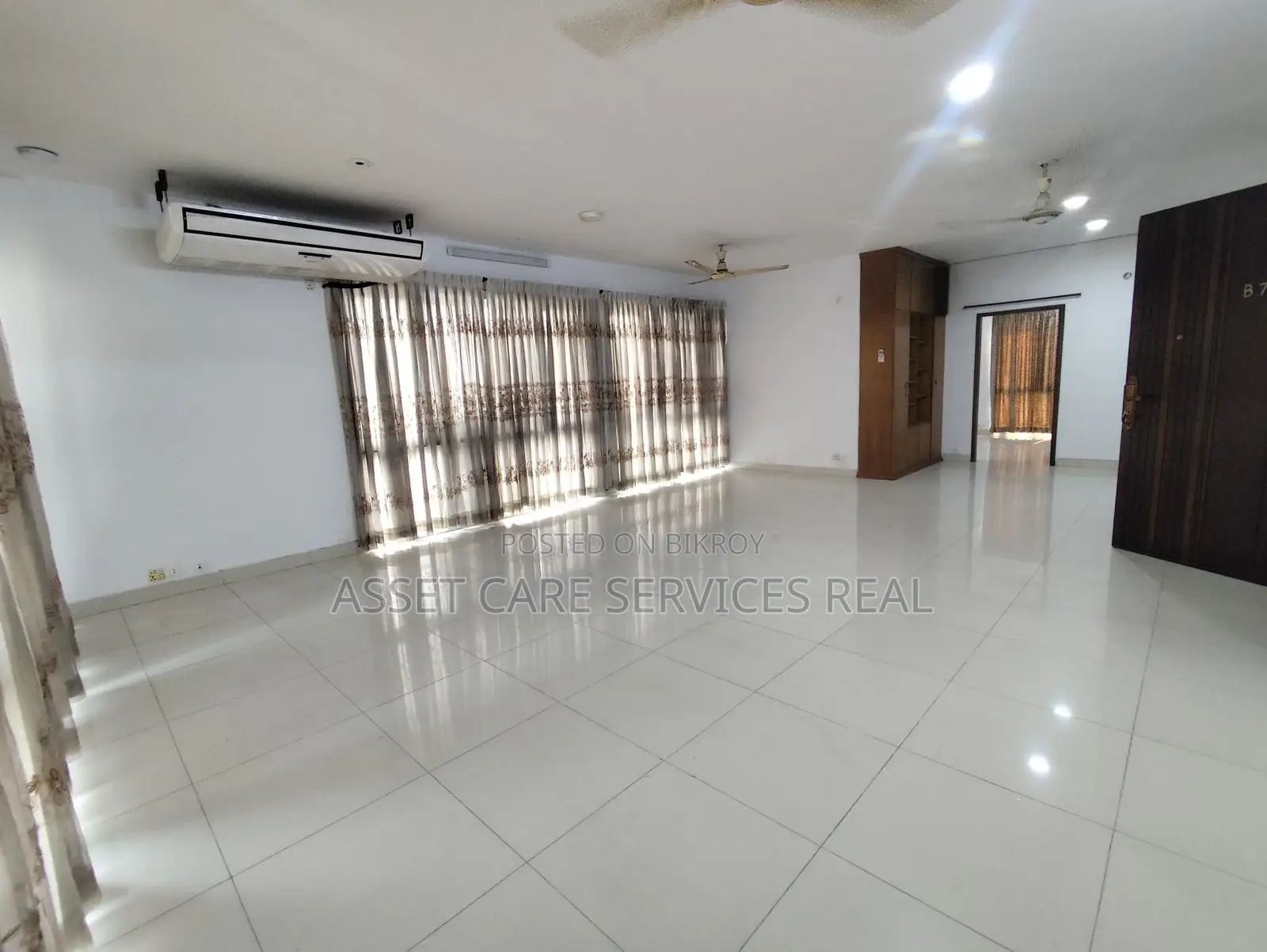 Baridhara Diplomatic Zone 3-Bed Semi-Furnished Apartment Rent