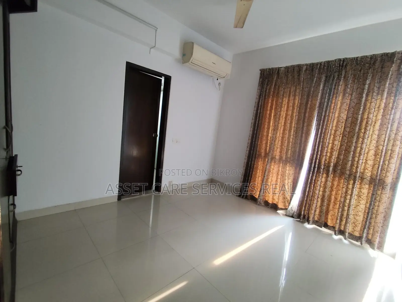 Baridhara Diplomatic Zone 3-Bed Semi-Furnished Apartment Rent