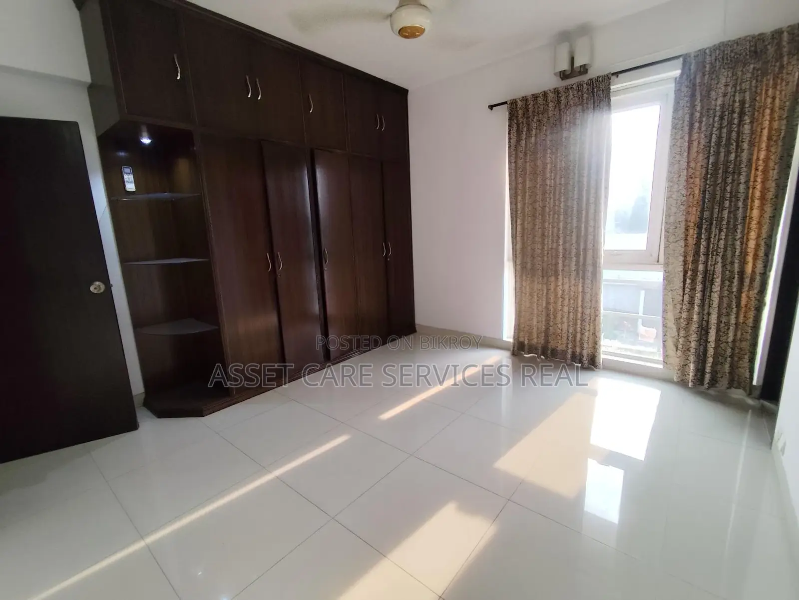 Baridhara Diplomatic Zone 3-Bed Semi-Furnished Apartment Rent