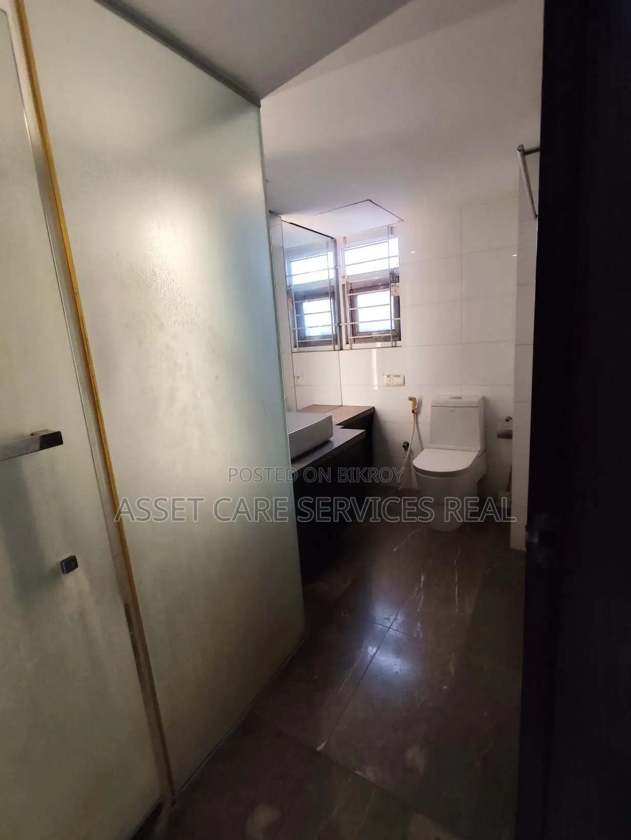 Baridhara Diplomatic Zone 3-Bed Semi-Furnished Apartment Rent
