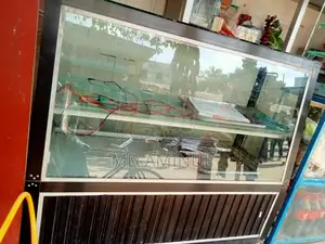 নাস্তা রাখার শোকেজ