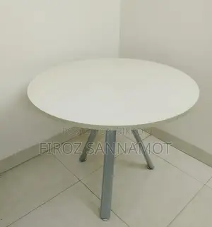 ফ্রেশ কন্ডিশন রাউন্ড অফিস টেবিল বিক্রি হবে