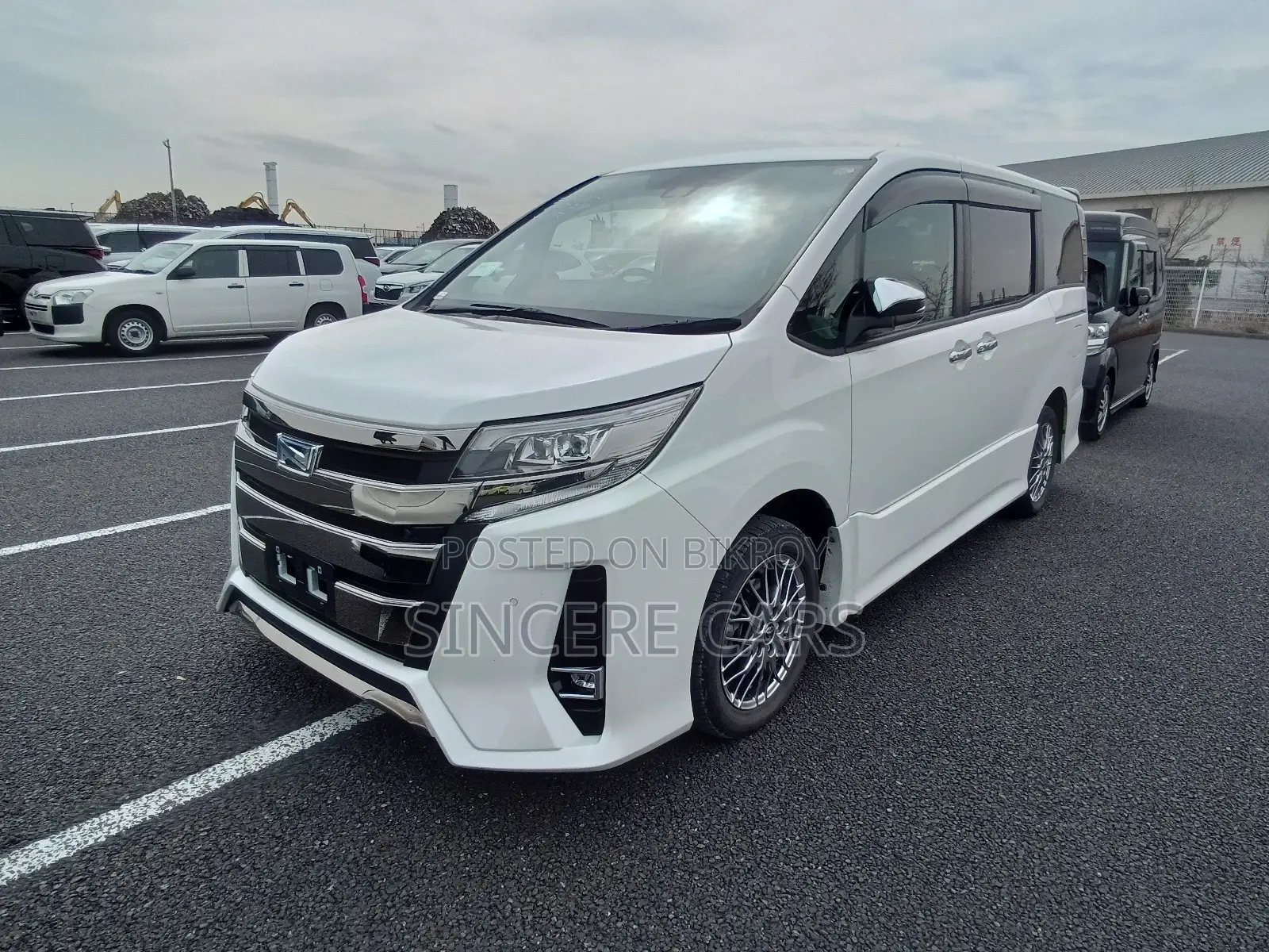 Toyota Noah SI WXB HYBRID 4.5 2021