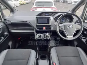 Toyota Noah SI WXB HYBRID 4.5 2021