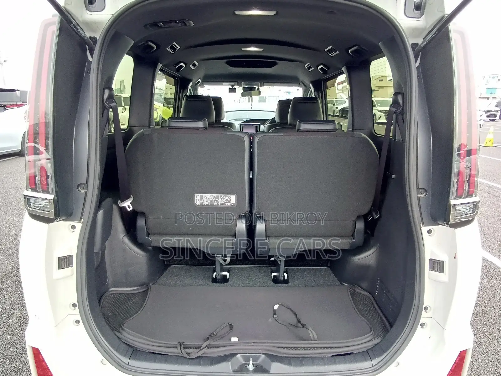 Toyota Noah SI WXB HYBRID 4.5 2021