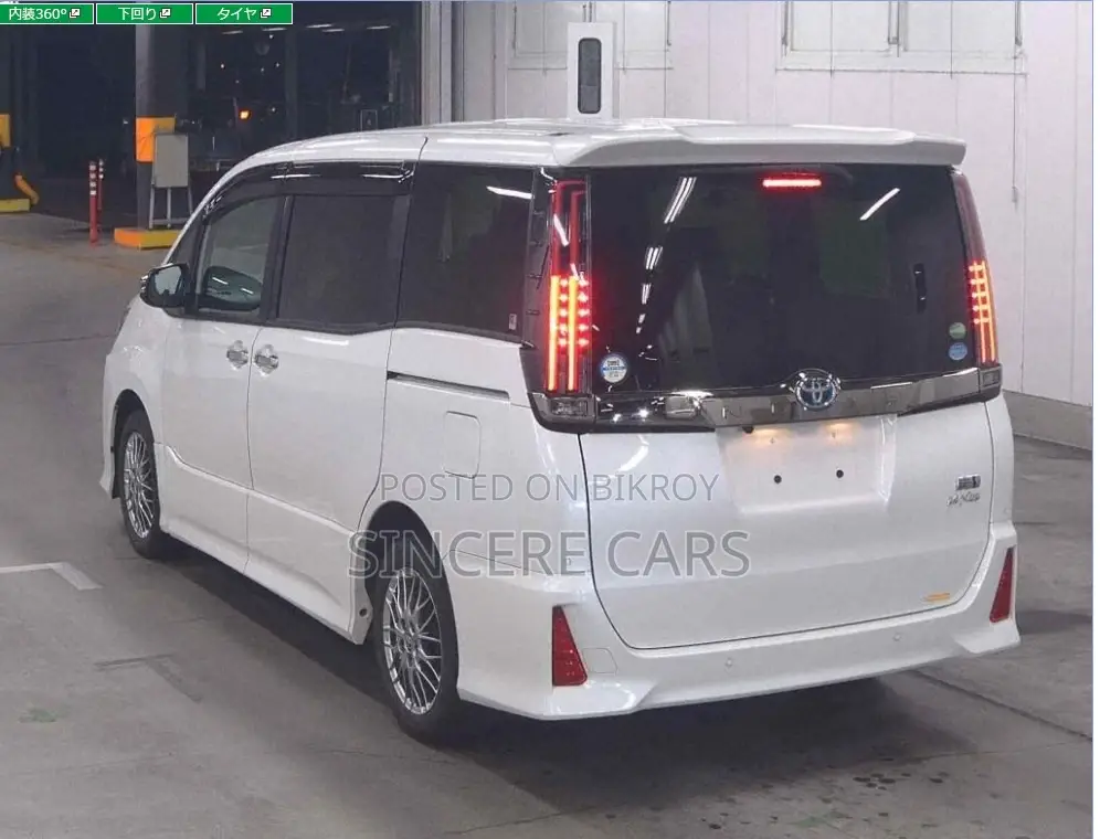 Toyota Noah SI WXB HYBRID 4.5 2021