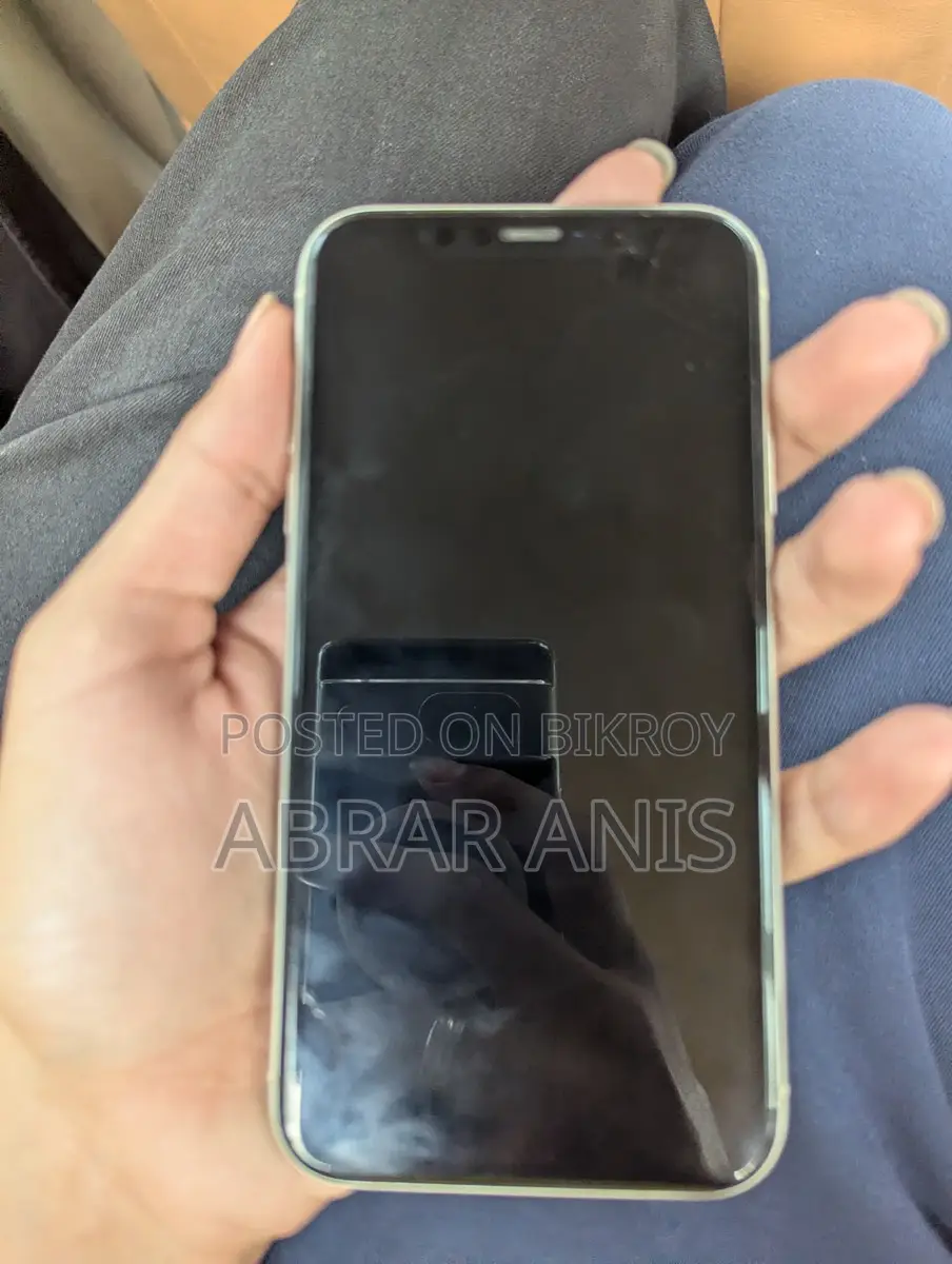 Apple iPhone 11 (Used)