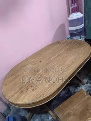 ডাইনিং টেবিল