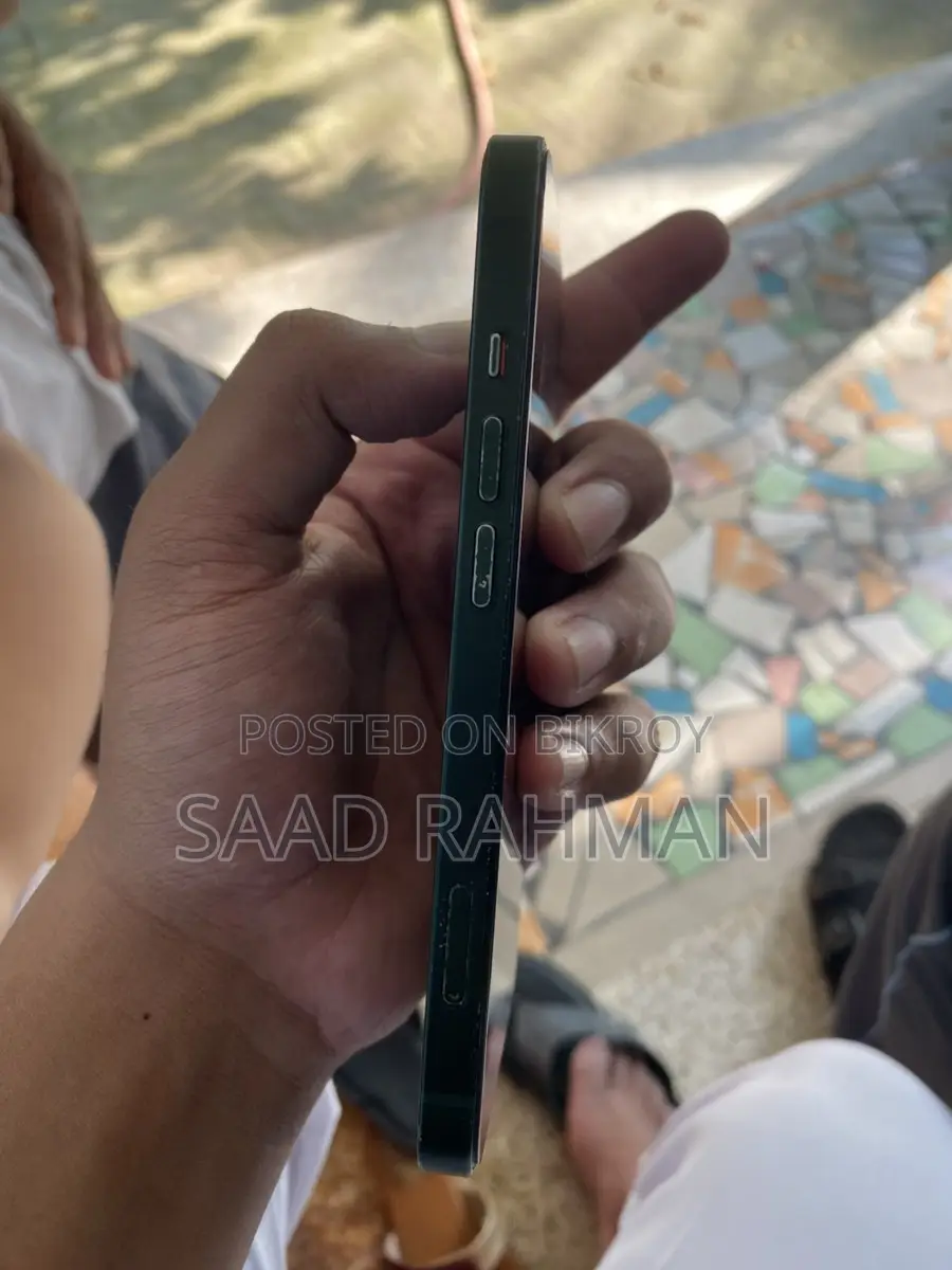 Apple iPhone 13 (Used)