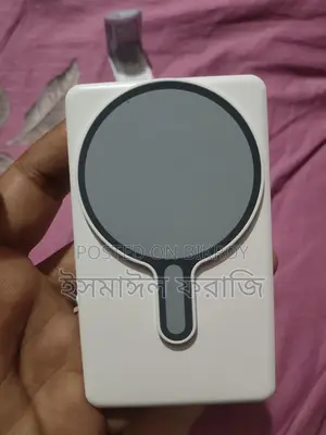 মোবাইলের পিছনের ক্যামেরা দিয়ে নিজকে দেখে ভিডিও