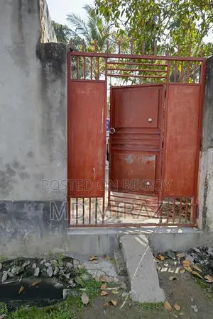 জরুরি ভিত্তিতে ২.৫ কাঠা জমি সহ একটি বাড়ি বিক্রয় করা হবে