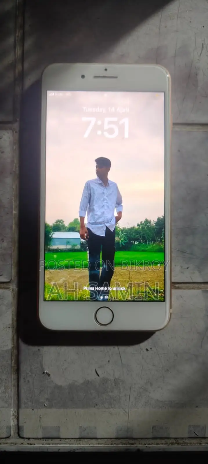 Apple iPhone 8 Plus . (Used)