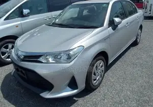 Toyota Axio HYBRID 2020