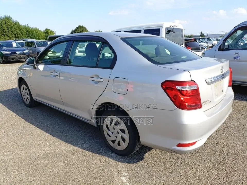 Toyota Axio HYBRID 2020