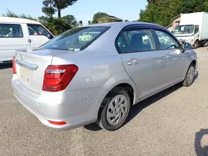 Toyota Axio HYBRID 2020