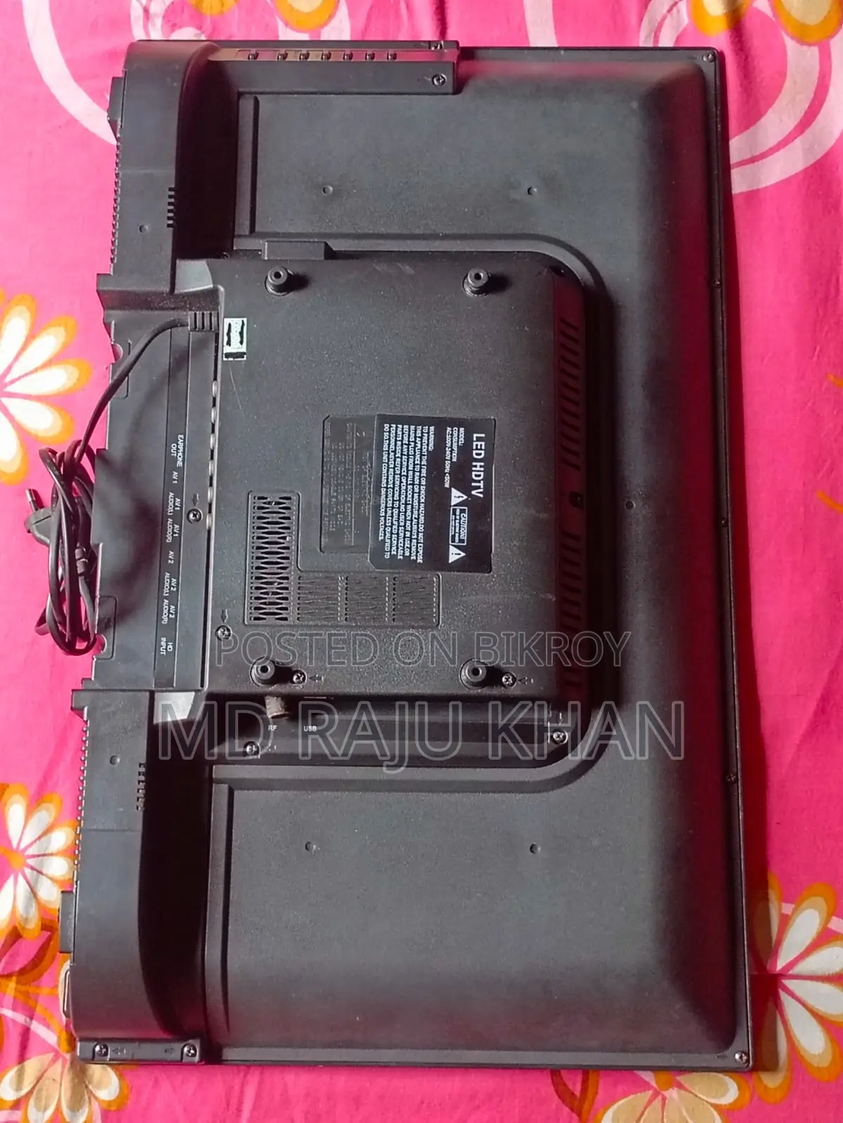 Samsung 24-inch Smart TV in Fresh Condition