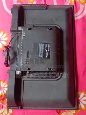 Samsung 24-inch Smart TV in Fresh Condition