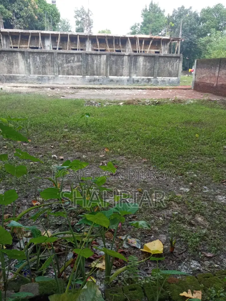 নূরপুরে ৫.৫ ডেসিমেল জমি বিক্রয়