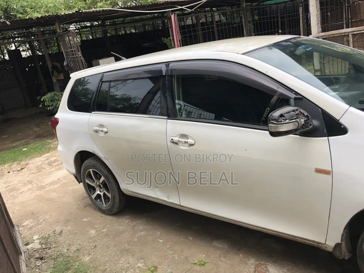 Toyota Fielder 2011