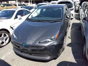 Toyota Prius S 4 Grade 2021