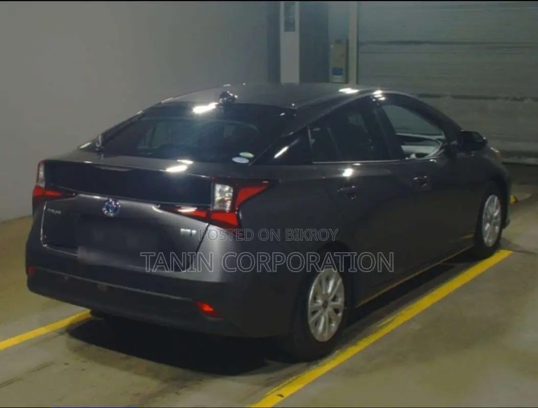 Toyota Prius S 4 Grade 2021