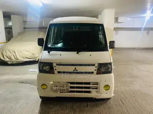 Mitsubishi Minicab . 2014