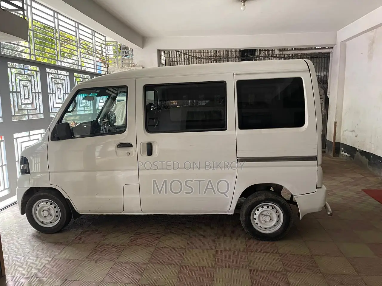 Mitsubishi Minicab . 2014