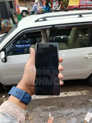 SHARP Aquos R6 (Used)