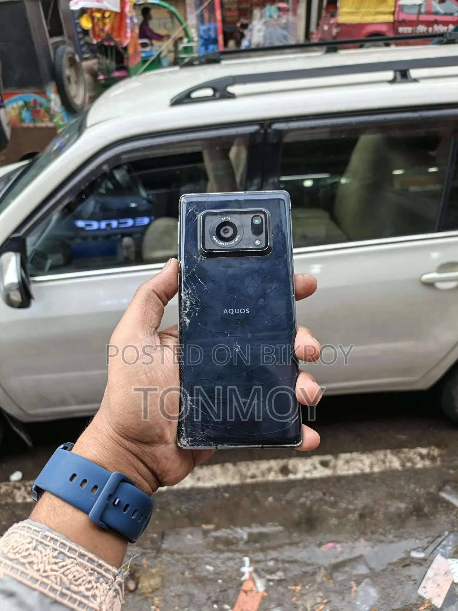 SHARP Aquos R6 (Used)