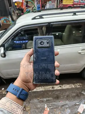 SHARP Aquos R6 (Used)