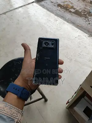 SHARP Aquos R6 (Used)