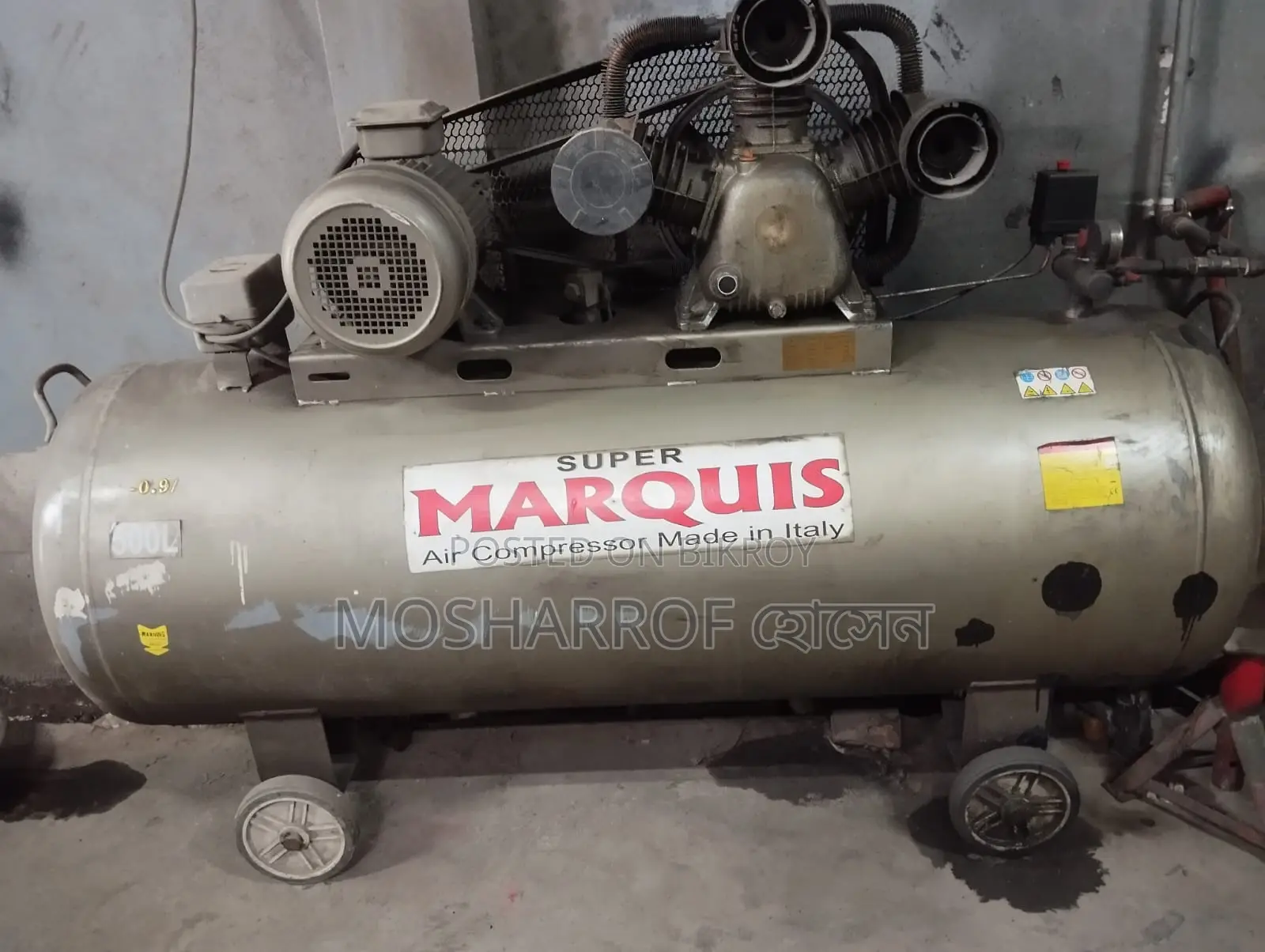 AIR COMPRESSOR