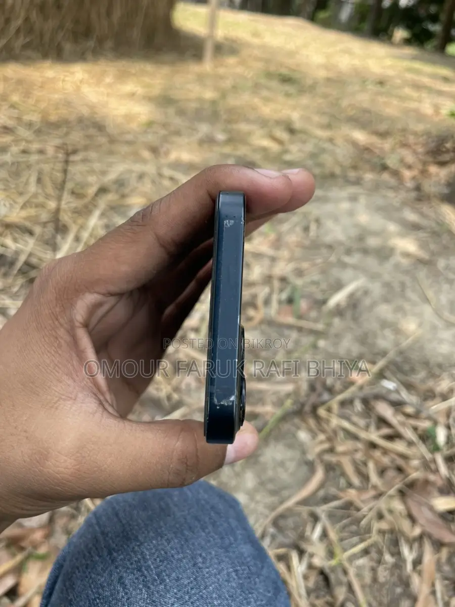 Apple iPhone 13 . (Used)
